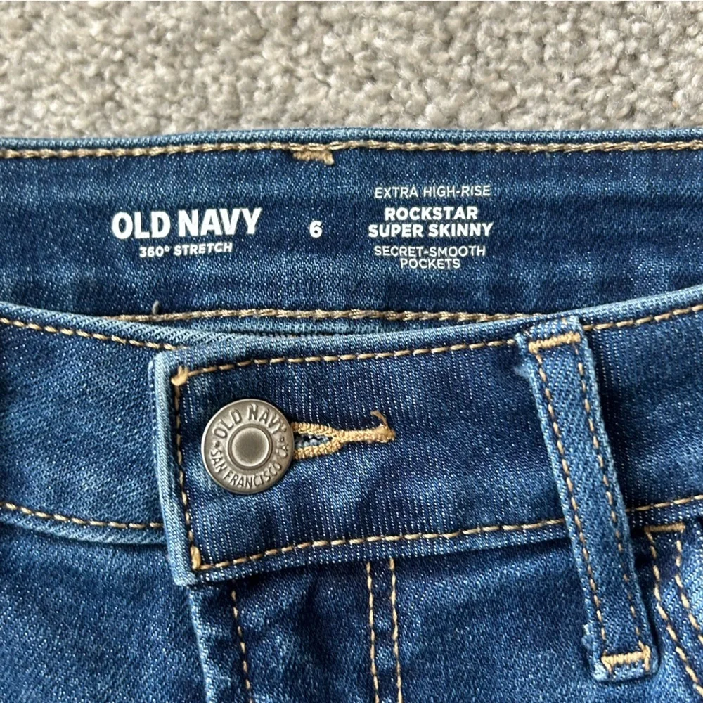 Old Navy Rockstar Super Skinny Jeans